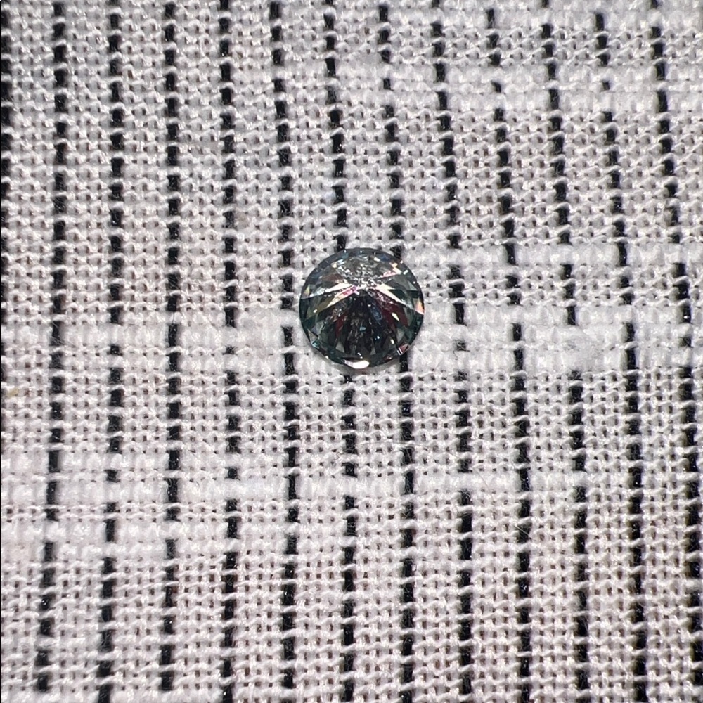 Ice Blue Moissanite | Size 6.5mm | Weight 1.0CT - Picture 3 of 4